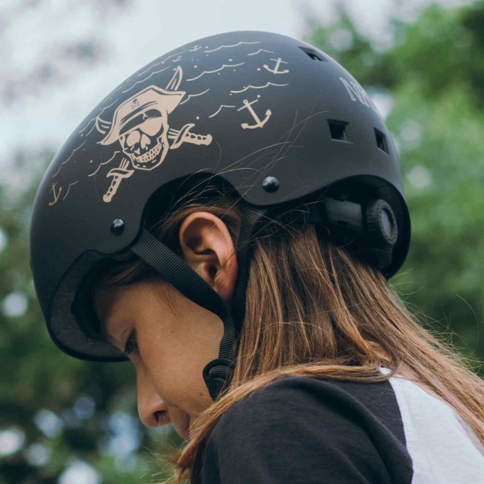 Helmet NKX Brain Saver Black/Gold Pirate-Best price!